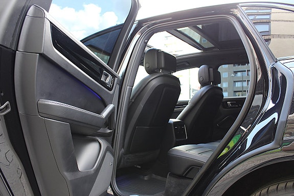 Porsche Cayenne S 21 of 30