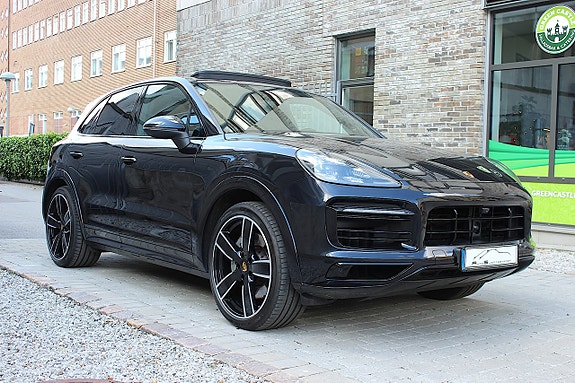 Porsche Cayenne S 10 of 30