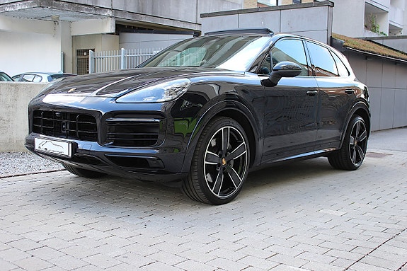 Porsche Cayenne S 2 of 5