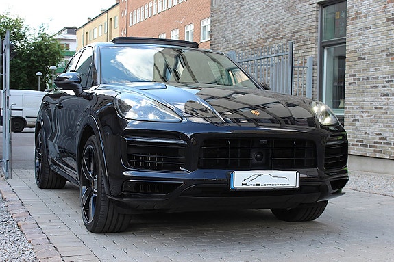 Porsche Cayenne S 8 of 30