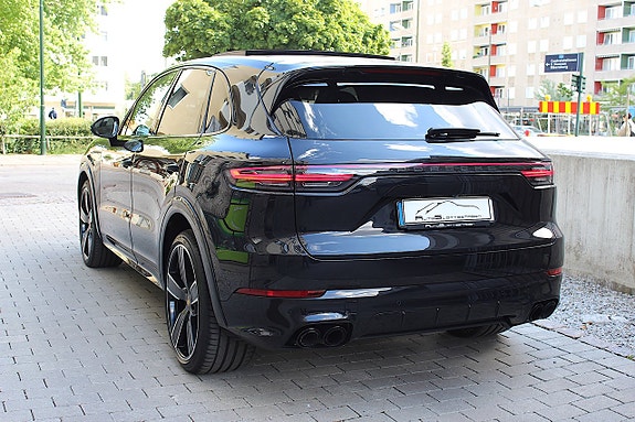 Porsche Cayenne S 15 of 30