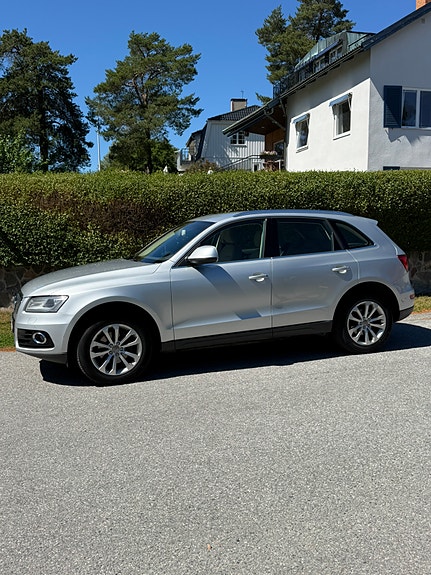 Audi Q5 2 of 5