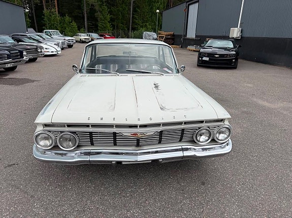 Chevrolet Biscayne 6 of 27