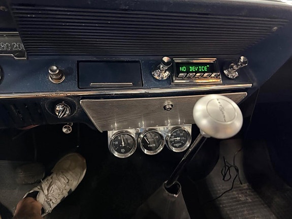 Chevrolet Biscayne 20 of 27