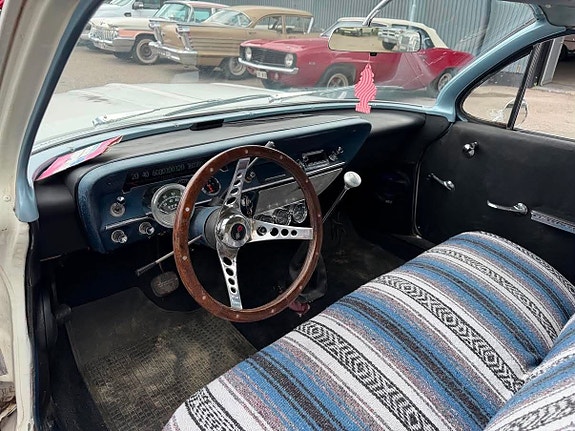 Chevrolet Biscayne 15 of 27