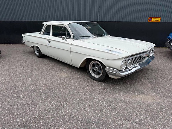 Chevrolet Biscayne 3 of 5