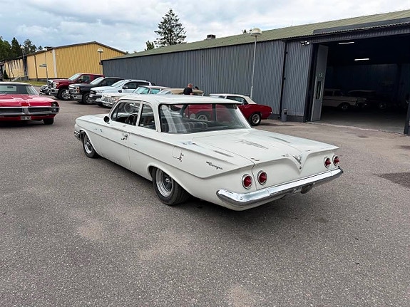 Chevrolet Biscayne 5 of 5