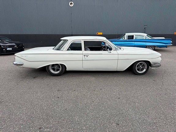 Chevrolet Biscayne 2 of 5