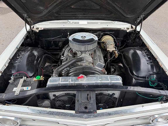 Chevrolet Biscayne 23 of 27