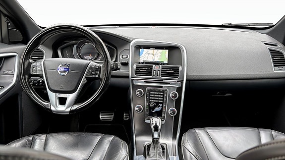 Volvo XC60 11 of 15
