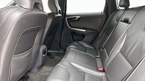 Volvo XC60 15 of 15