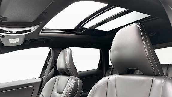 Volvo XC60 12 of 15