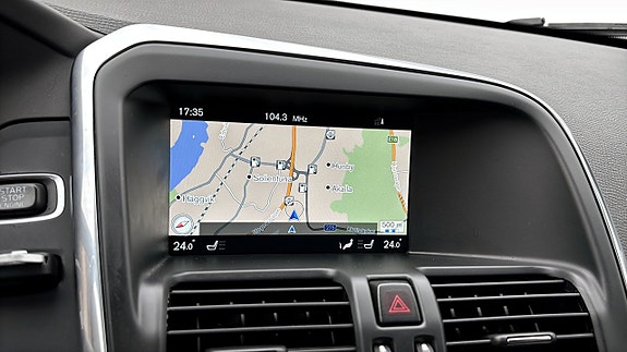 Volvo XC60 10 of 15