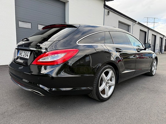 Mercedes-Benz CLS350 12 of 29