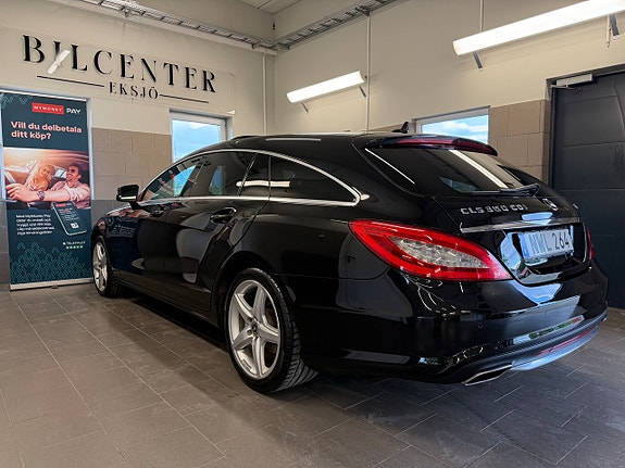 Mercedes-Benz CLS350 2 of 5