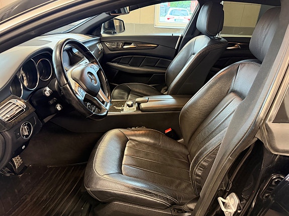 Mercedes-Benz CLS350 13 of 29