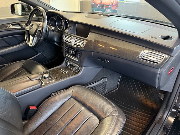 Mercedes-Benz CLS350 19 of 29