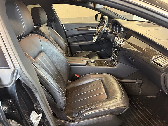 Mercedes-Benz CLS350 16 of 29