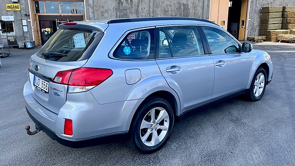 Subaru Outback 4 of 5