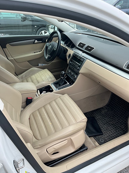 Volkswagen Passat 4 of 5