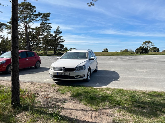 Volkswagen Passat 2 of 5