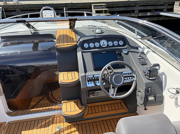 Windy 29 Coho -2016 | Volvo Penta D6-400 | 267h | Ankarspel 5 of 5