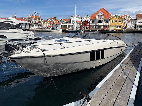 Windy 29 Coho -2016 | Volvo Penta D6-400 | 267h | Ankarspel 3 of 5