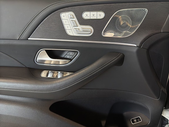 Mercedes-Benz GLE350 de 16 of 25
