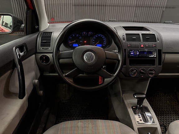 Volkswagen Polo 21 of 27