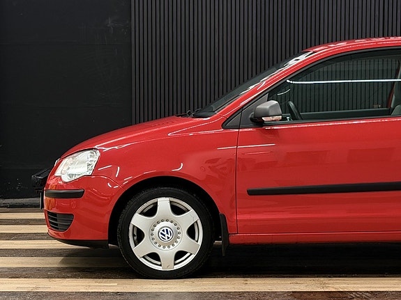 Volkswagen Polo 8 of 27