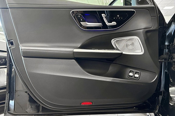 Mercedes-Benz C63 14 of 18