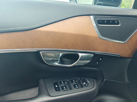Volvo XC90 18 of 20
