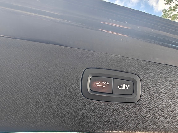 Volvo XC90 13 of 20