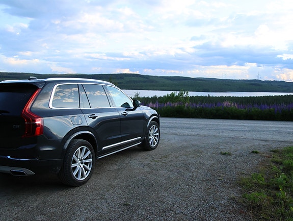 Volvo XC90 3 of 20