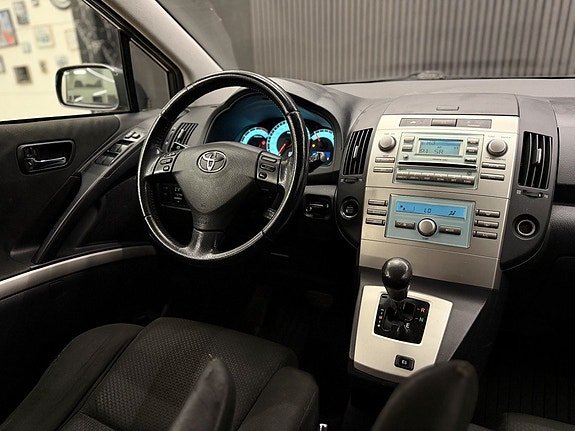 Toyota Corolla Verso 20 of 23