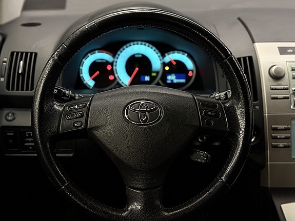 Toyota Corolla Verso 18 of 23