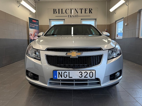 Chevrolet Cruze 4 of 5