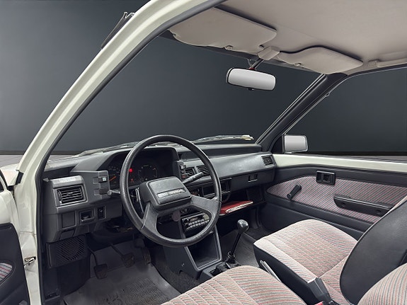 Toyota Starlet 7 of 13
