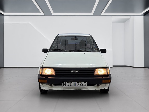 Toyota Starlet 2 of 5
