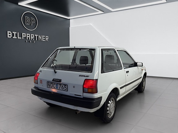 Toyota Starlet 4 of 5