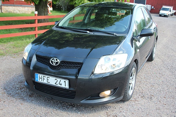 Toyota Auris 3 of 5