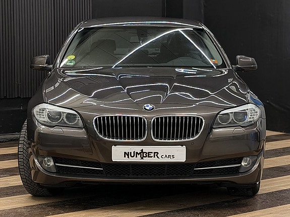 BMW 520d 3 of 5