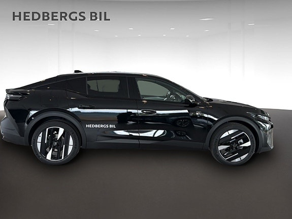 Peugeot 408 2 of 12