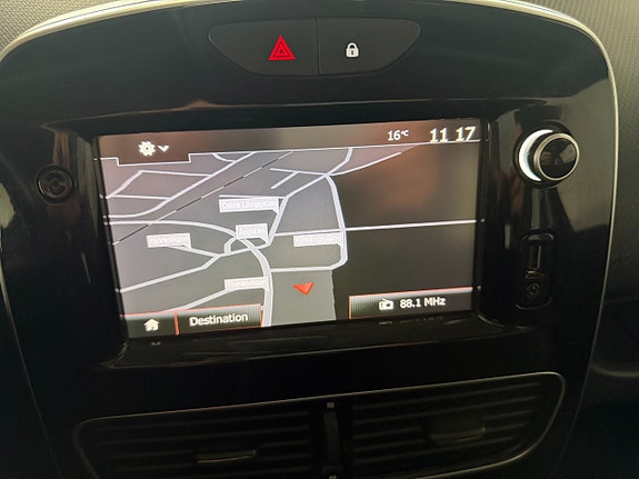Renault Clio 20 of 22