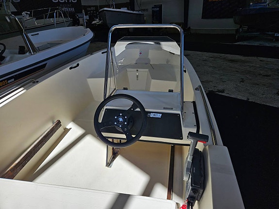 Uttern 4502 med Yamaha F25 8 of 9