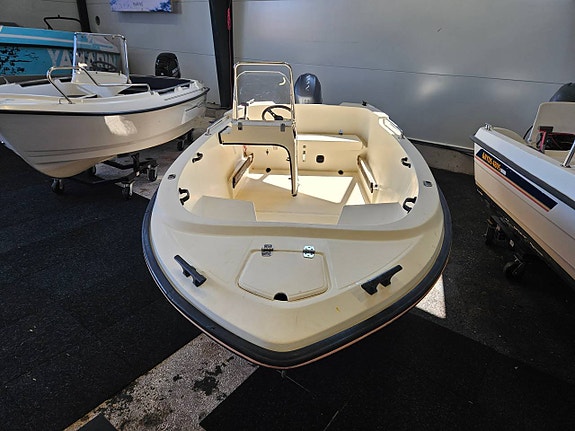 Uttern 4502 med Yamaha F25 2 of 9