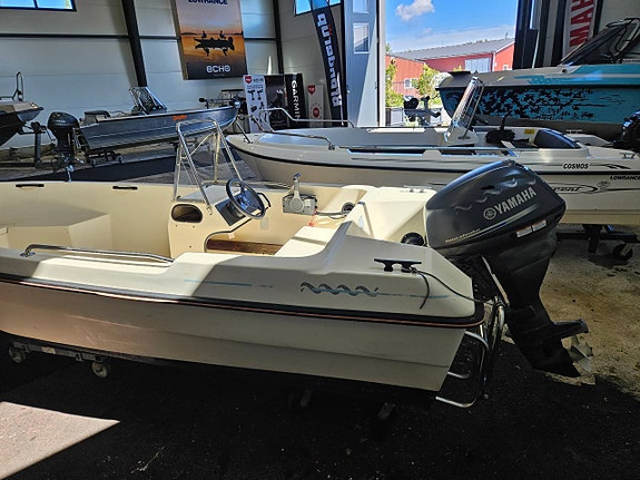 Uttern 4502 med Yamaha F25 4 of 9