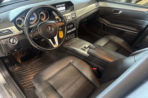 Mercedes-Benz E250 13 of 23
