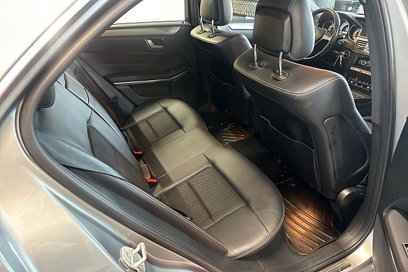 Mercedes-Benz E250 17 of 23