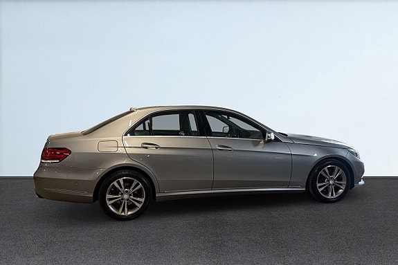 Mercedes-Benz E250 6 of 23